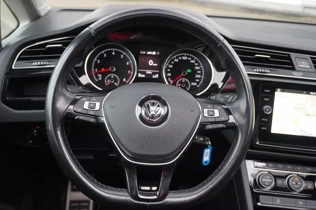 Volkswagen Touran 1.4 TSI DSG Sound LED AHK Navi 7-Sitzer 03/2018-photo-11