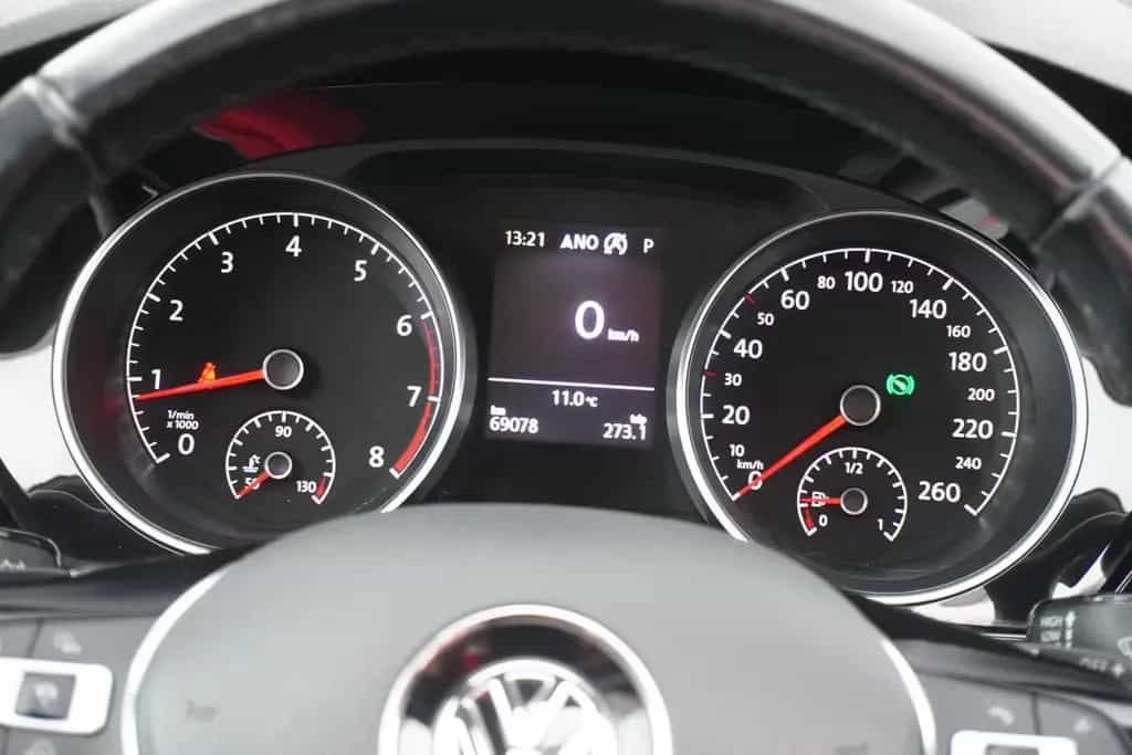 Volkswagen Touran 1.4 TSI DSG Sound LED AHK Navi 7-Sitzer 03/2018-photo-12