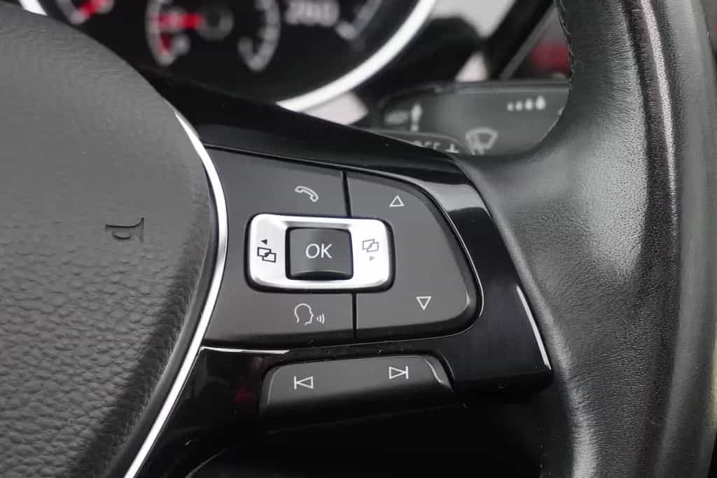 Volkswagen Touran 1.4 TSI DSG Sound LED AHK Navi 7-Sitzer 03/2018-photo-14