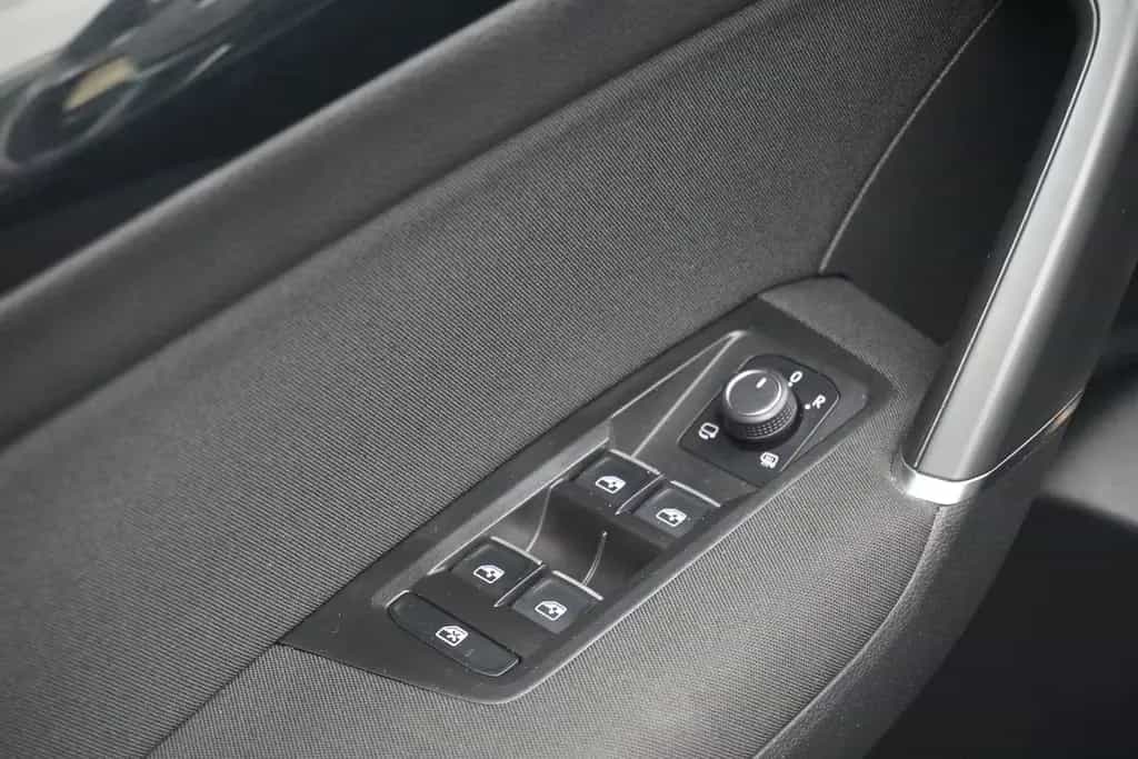 Volkswagen Touran 1.4 TSI DSG Sound LED AHK Navi 7-Sitzer 03/2018-photo-15