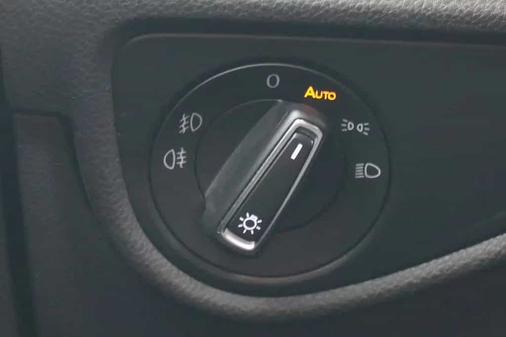 Volkswagen Touran 1.4 TSI DSG Sound LED AHK Navi 7-Sitzer 03/2018-photo-16