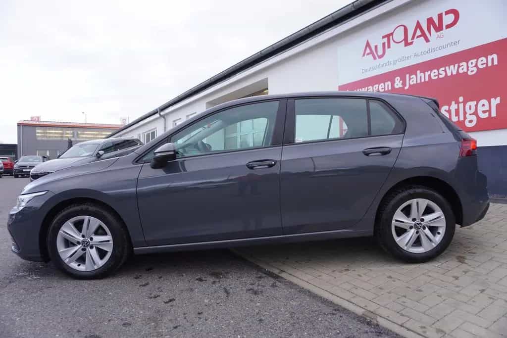 Volkswagen Golf VIII 2.0 TDI Life DSG LED Navi Standheizung 09/2020-photo-2
