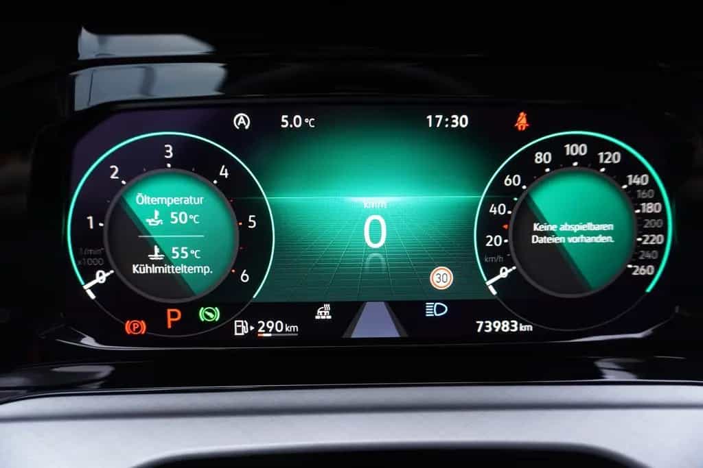 Volkswagen Golf VIII 2.0 TDI Life DSG LED Navi Standheizung 09/2020-photo-31