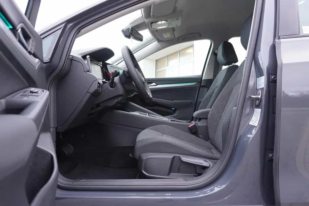 Volkswagen Golf VIII 2.0 TDI Life DSG LED Navi Standheizung 09/2020-photo-38