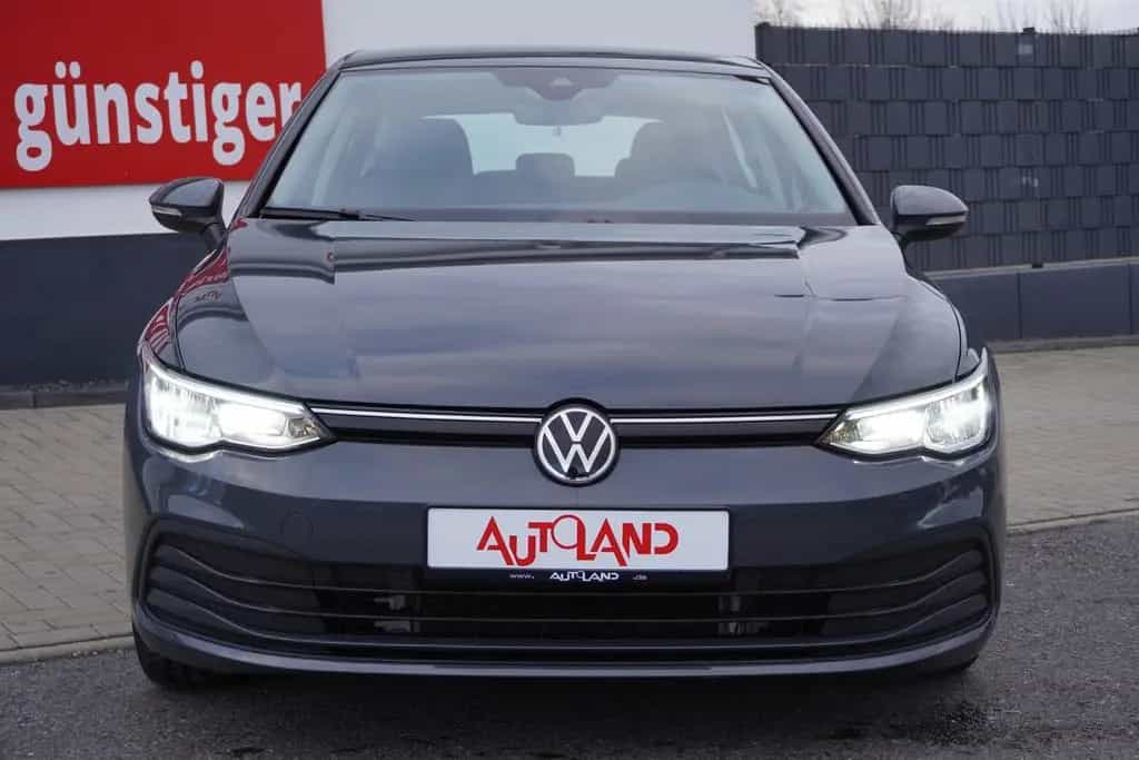 Volkswagen Golf VIII 2.0 TDI Life DSG LED Navi Standheizung 09/2020-photo-6