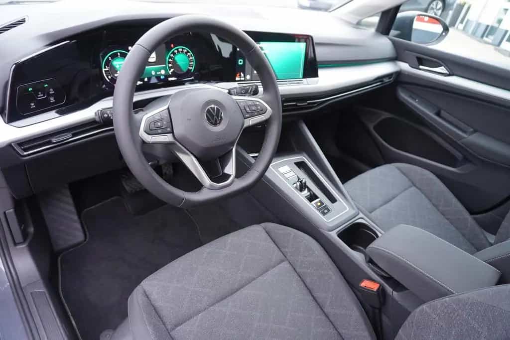Volkswagen Golf VIII 2.0 TDI Life DSG LED Navi Standheizung 09/2020-photo-7