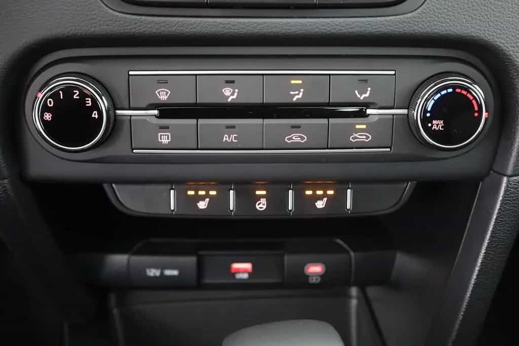 Kia XCeed 1.6 GDI Aut. LED Navi Kamera 03/2026-photo-11