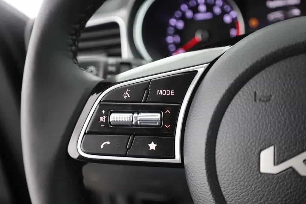 Kia XCeed 1.6 GDI Aut. LED Navi Kamera 03/2026-photo-14
