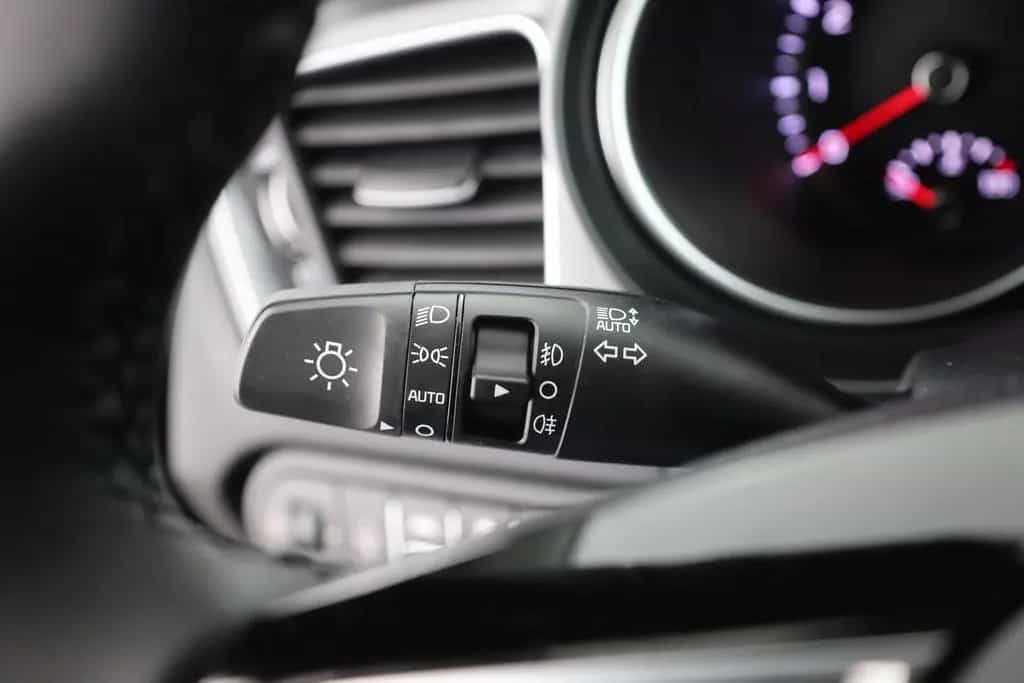 Kia XCeed 1.6 GDI Aut. LED Navi Kamera 03/2026-photo-17