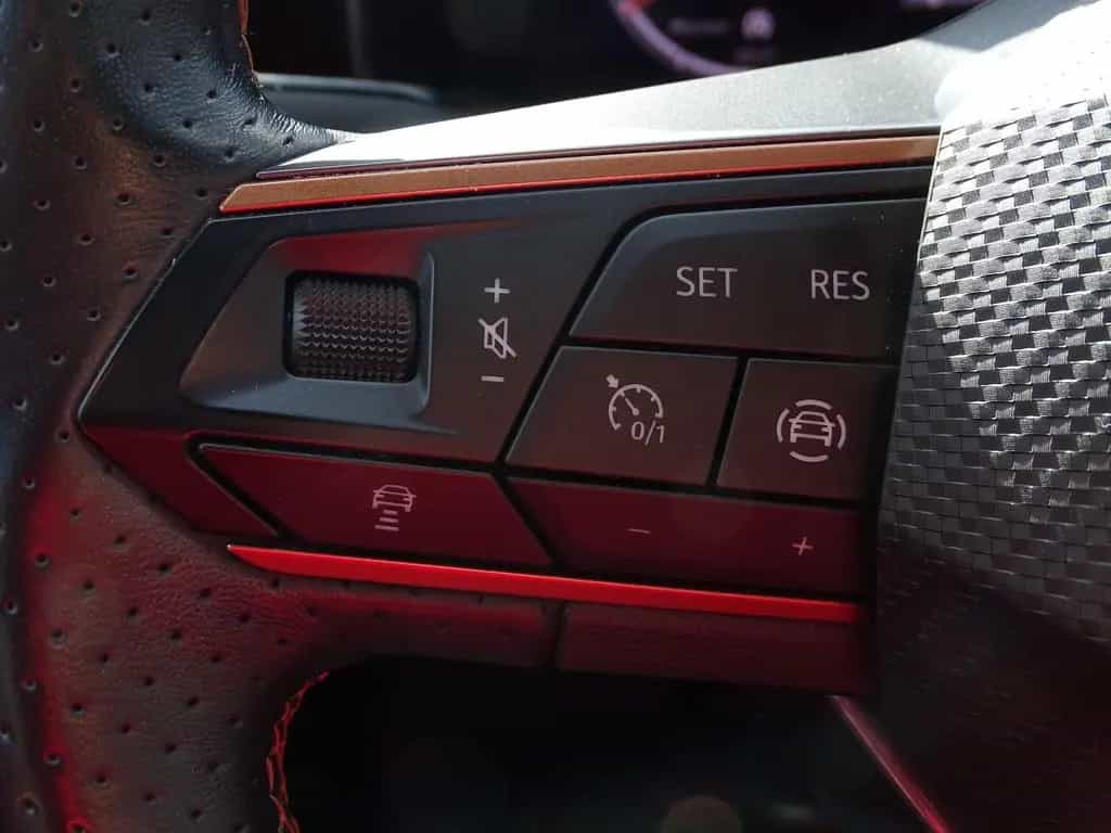 Cupra Formentor 1.5 TSI LED Navi PDC Sitzheizung 06/2021-photo-16