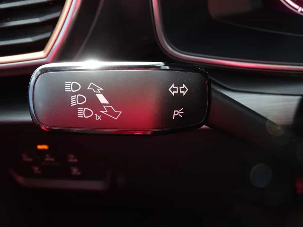 Cupra Formentor 1.5 TSI LED Navi PDC Sitzheizung 06/2021-photo-17