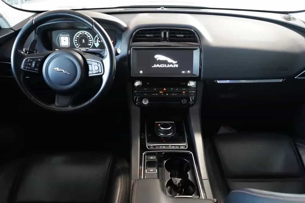 Jaguar F-Pace 3.0 AWD Prestige Panorama Navi Standheizu 09/2016-photo-11