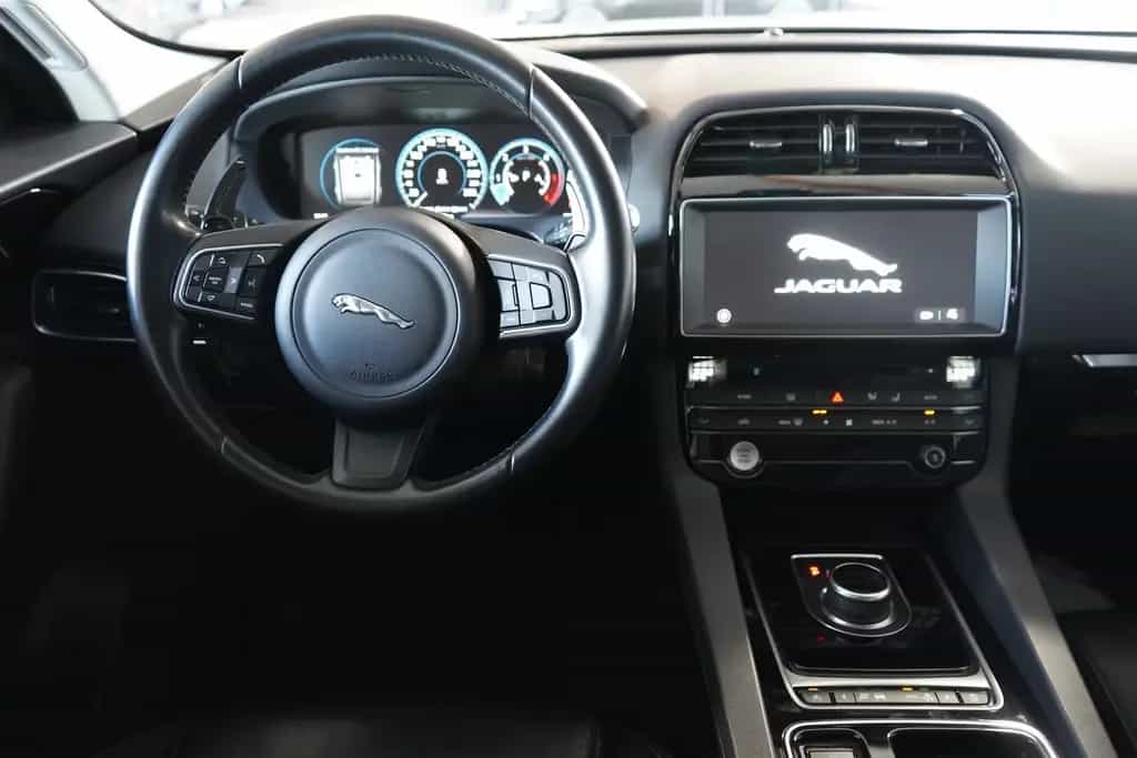 Jaguar F-Pace 3.0 AWD Prestige Panorama Navi Standheizu 09/2016-photo-13