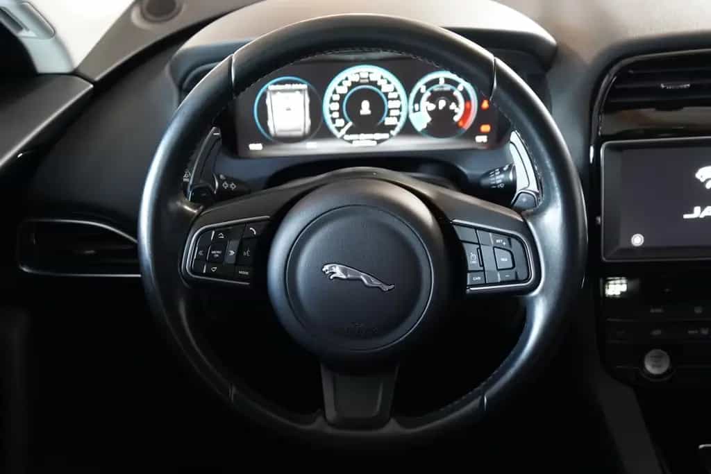 Jaguar F-Pace 3.0 AWD Prestige Panorama Navi Standheizu 09/2016-photo-14