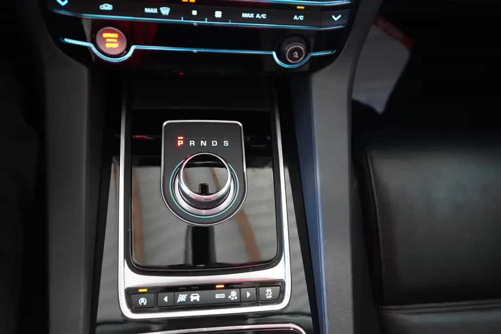 Jaguar F-Pace 3.0 AWD Prestige Panorama Navi Standheizu 09/2016-photo-21