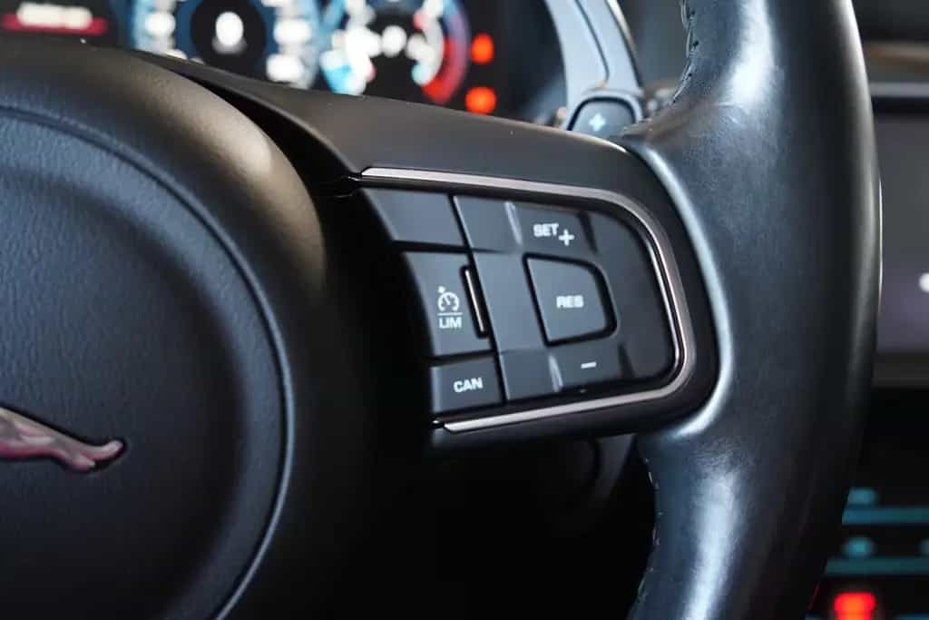 Jaguar F-Pace 3.0 AWD Prestige Panorama Navi Standheizu 09/2016-photo-23
