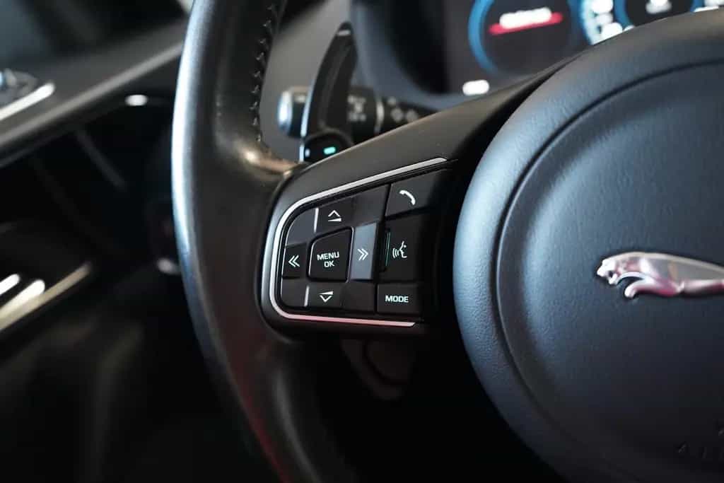 Jaguar F-Pace 3.0 AWD Prestige Panorama Navi Standheizu 09/2016-photo-24