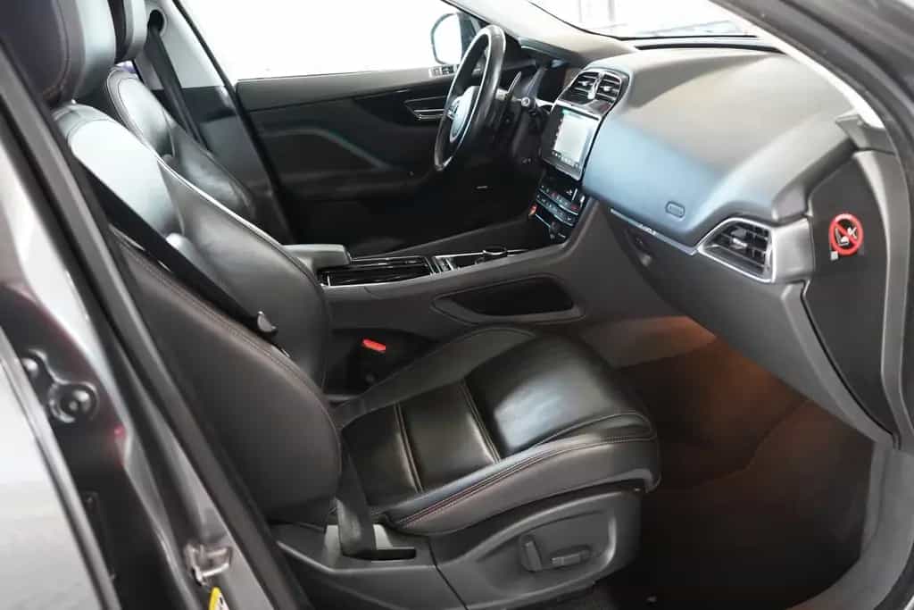 Jaguar F-Pace 3.0 AWD Prestige Panorama Navi Standheizu 09/2016-photo-31