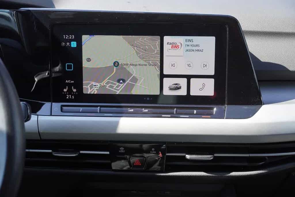 Volkswagen Golf VIII 1.5 Klimaaut. LED Navi PDC ACC USB 03/2020-photo-11