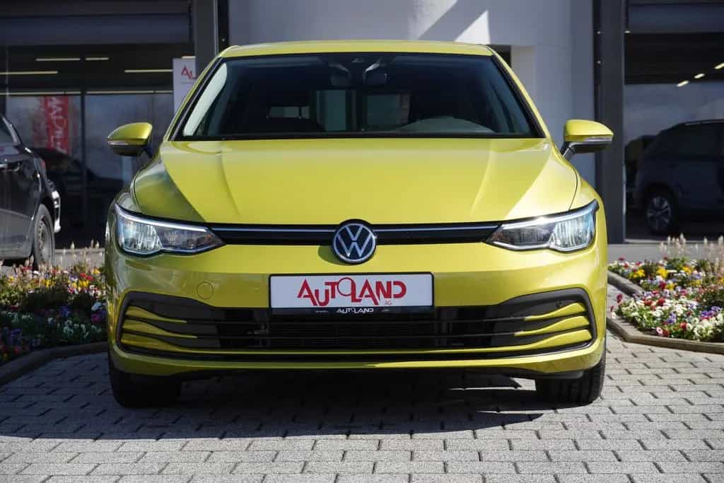 Volkswagen Golf VIII 1.5 Klimaaut. LED Navi PDC ACC USB 03/2020-photo-1