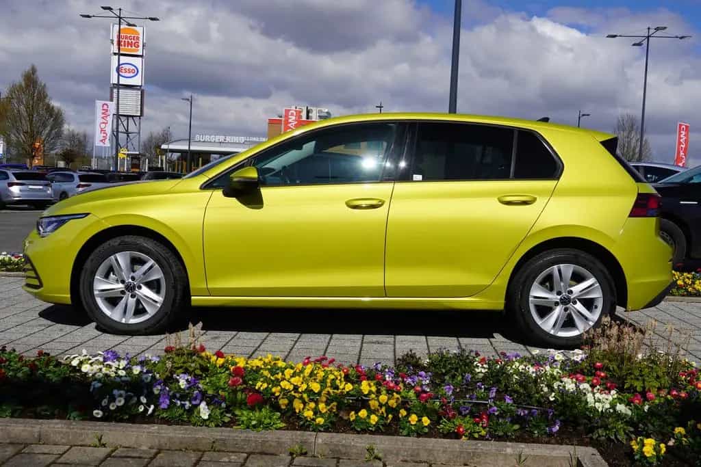 Volkswagen Golf VIII 1.5 Klimaaut. LED Navi PDC ACC USB 03/2020-photo-3