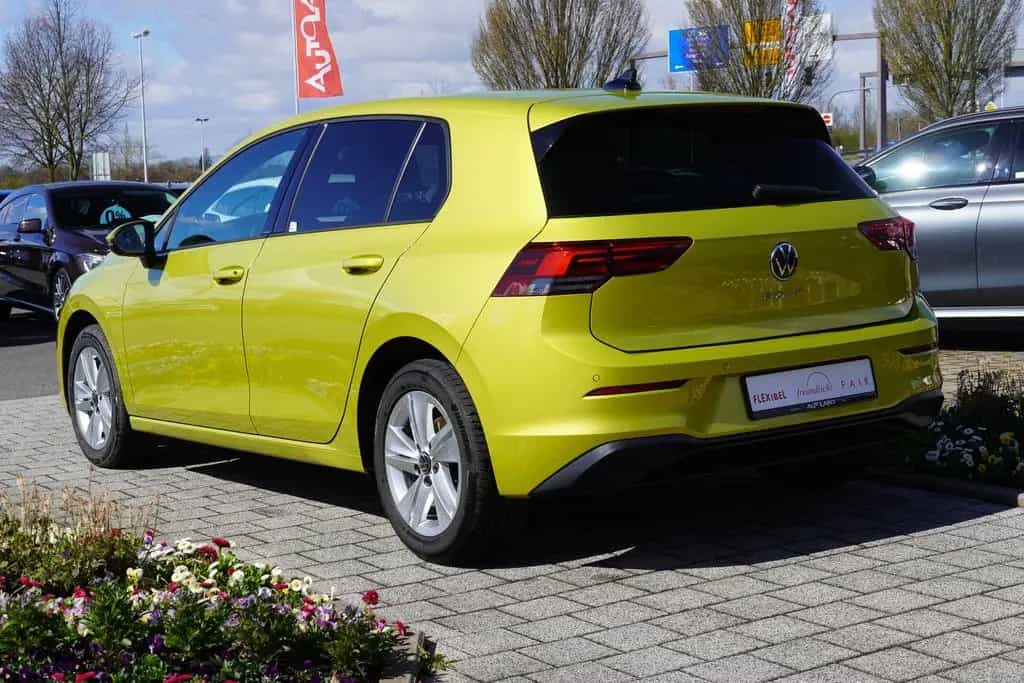 Volkswagen Golf VIII 1.5 Klimaaut. LED Navi PDC ACC USB 03/2020-photo-4