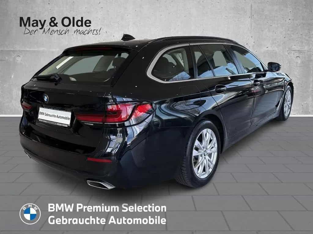 BMW 520 d AHK SHZ RFK LED Navi Leder Luftfederung Di 04/2022-photo-2