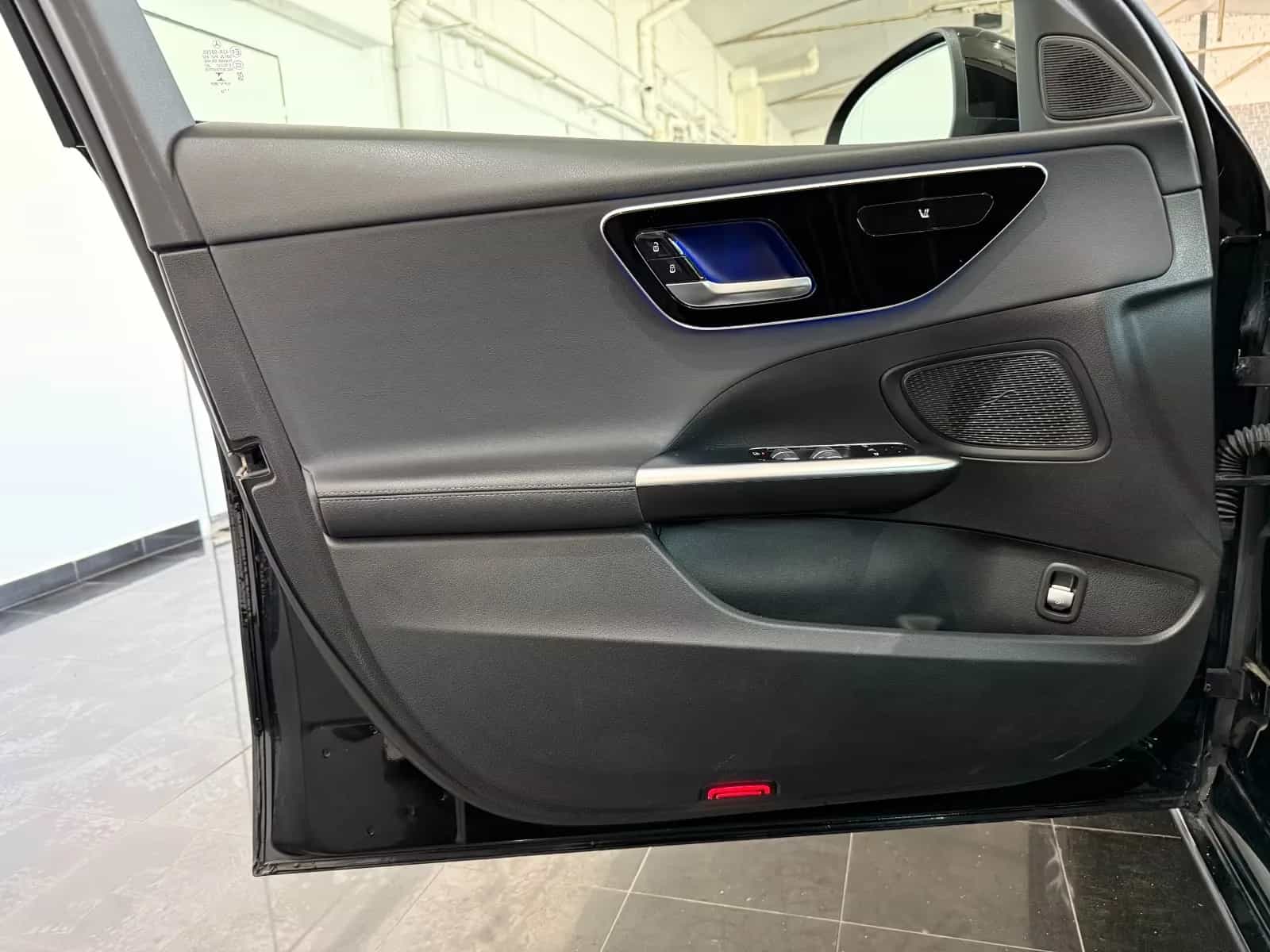 Mercedes-Benz C-Class 200 08/2022-photo-12