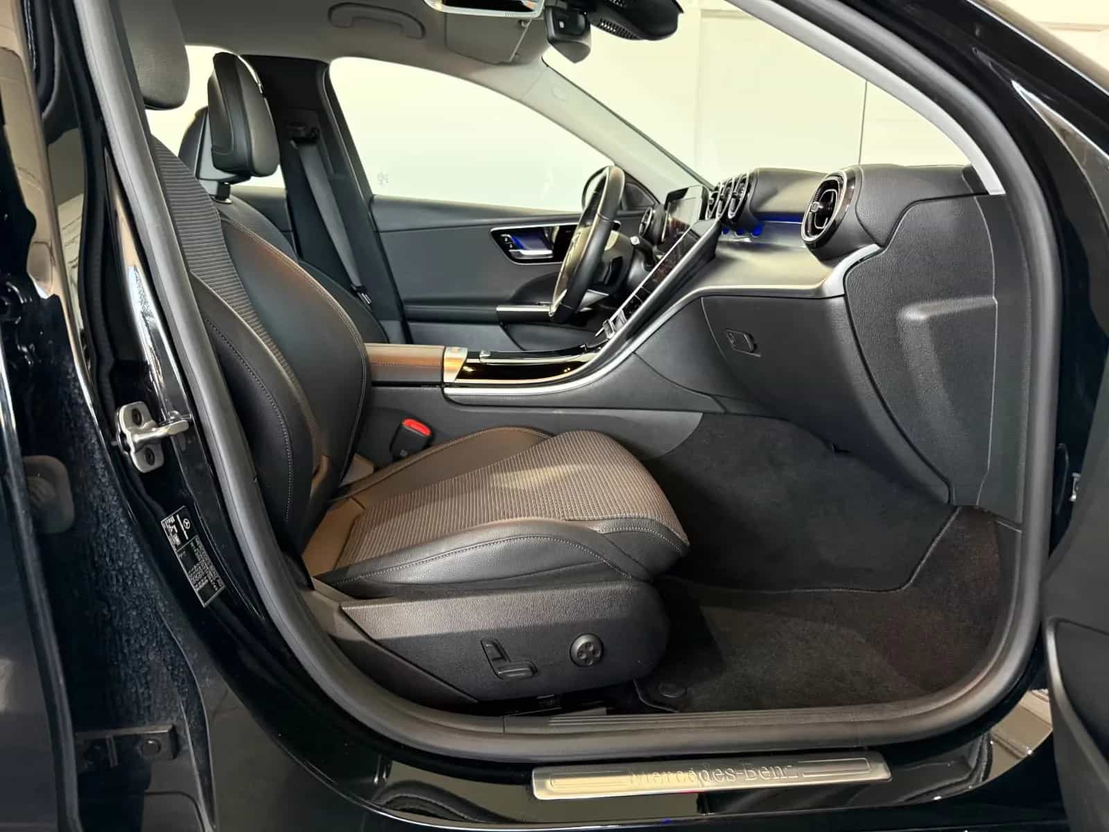 Mercedes-Benz C-Class 200 08/2022-photo-18