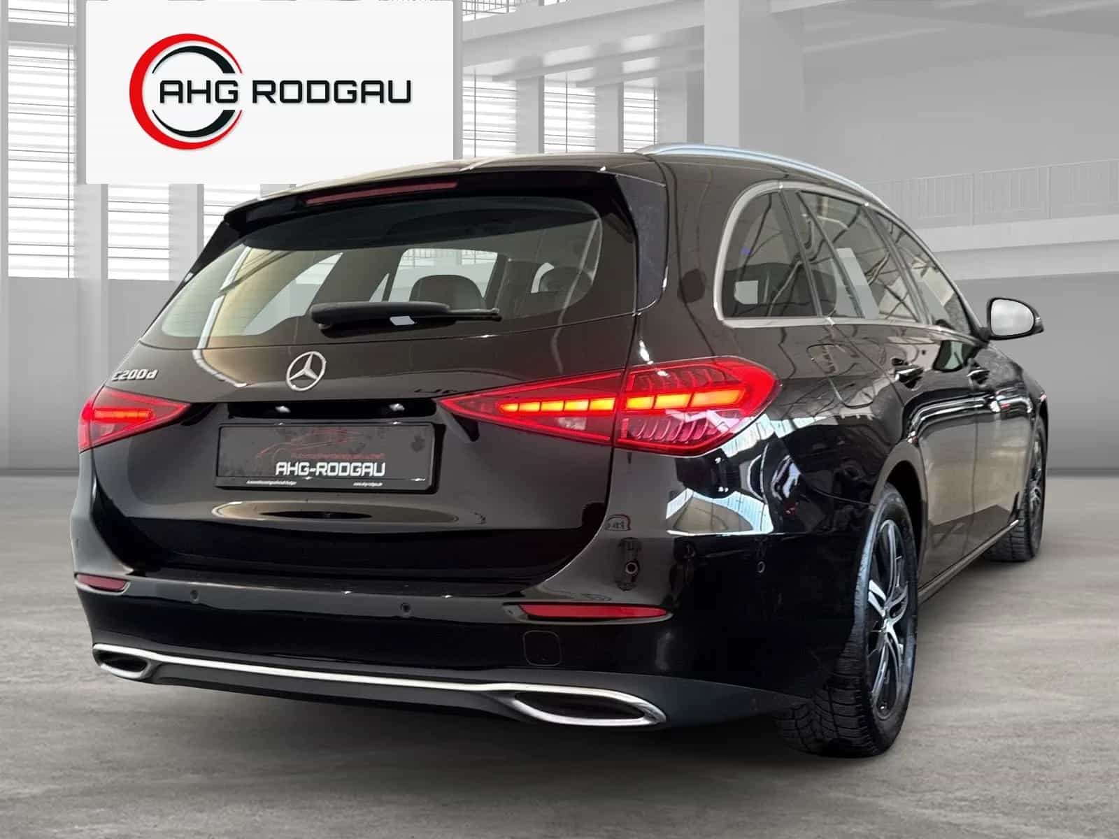 Mercedes-Benz C-Class 200 08/2022-photo-3
