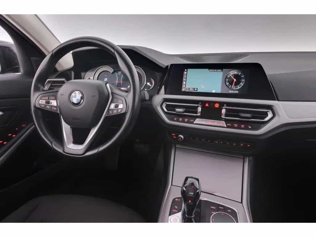BMW 3 Series 318 d Lim. Steptronic Advantage +LED+NAVI+SHZ+ 09/2020-photo-11