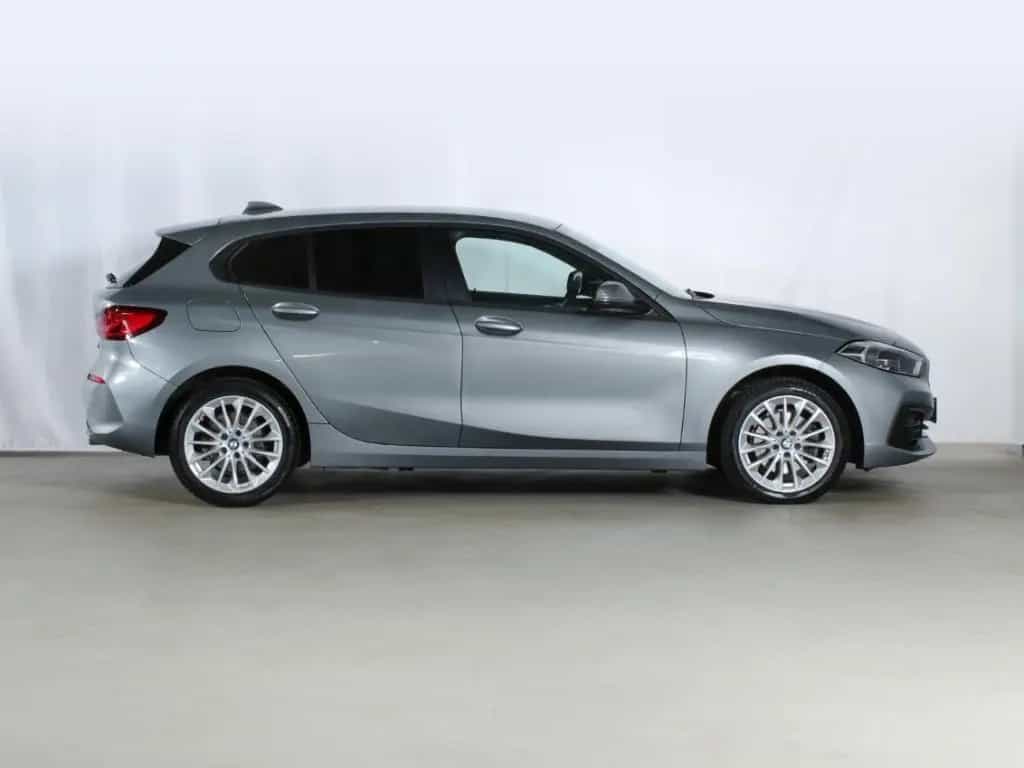BMW 118 d LED PDC El.Spiegel SHZ NAVI Alarm Klimaaut 04/2022-photo-3