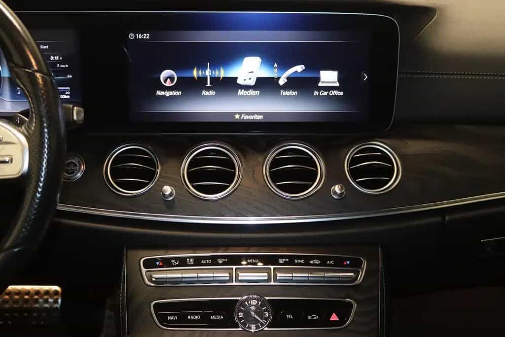 Mercedes-Benz E-Class 450 T 4M. AMG Line-MULTIBEAM-PANO-WIDE-DISTR.- 06/2019-photo-15