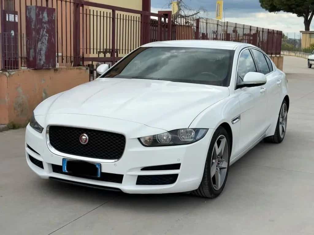 Jaguar XE 2.0 D Turbo aut. Pure 03/2016-photo-0