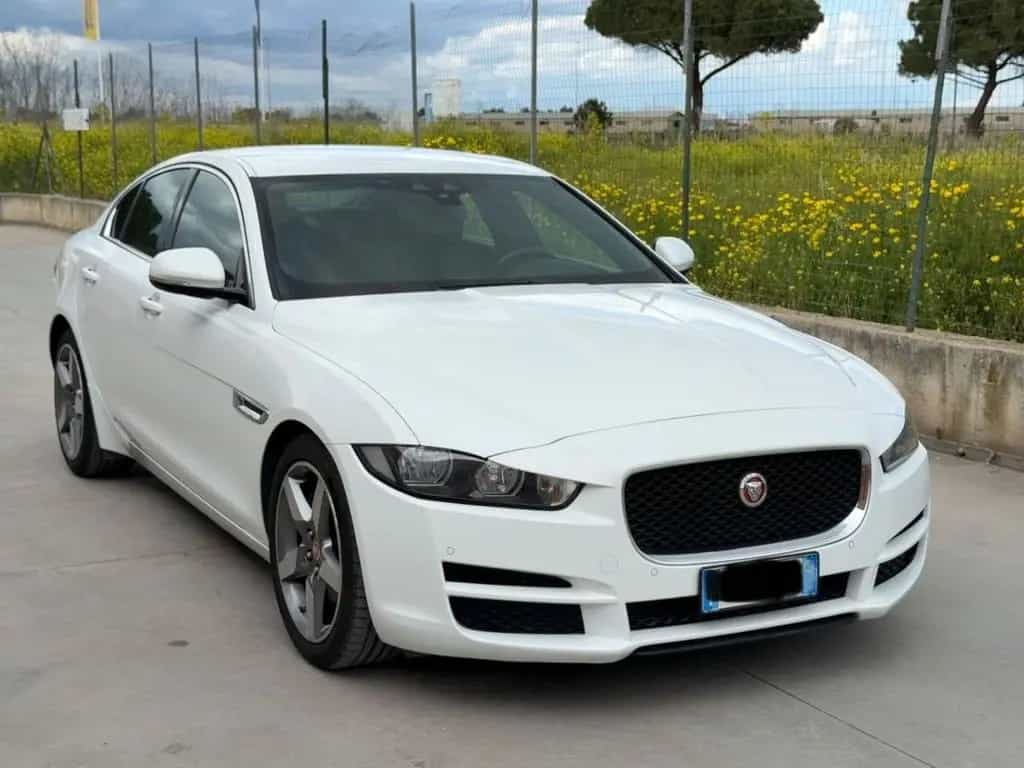 Jaguar XE 2.0 D Turbo aut. Pure 03/2016-photo-2