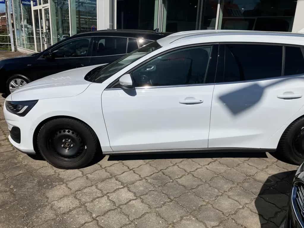 Ford Focus Titanium X Turnier Titanium X LED+Tempom. 12/2024-photo-2