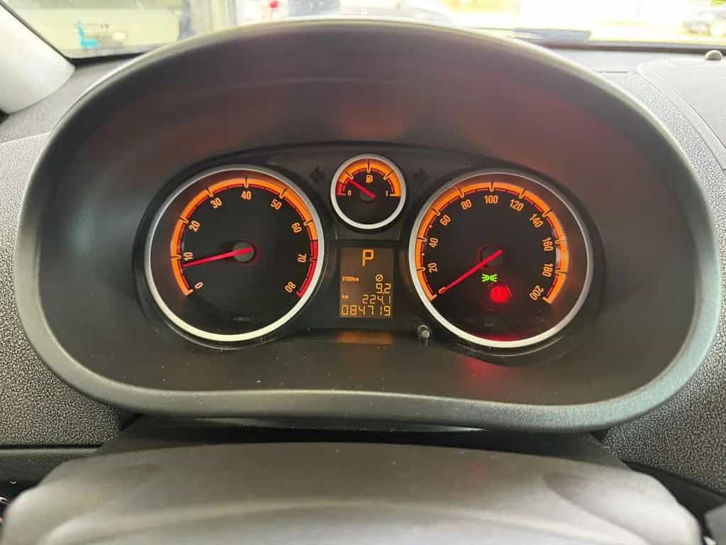Opel Corsa 1.4*AUTOM*INNOV*TMP*SHZ*PDC*LENKRHZG*1HAND 09/2012-photo-24
