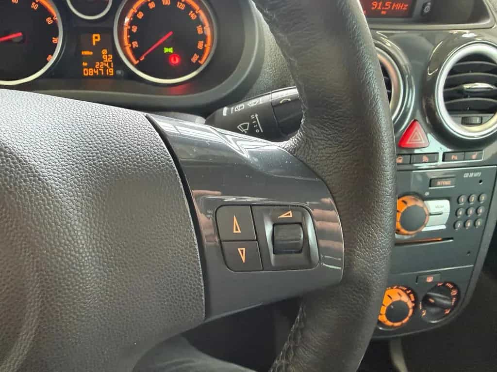 Opel Corsa 1.4*AUTOM*INNOV*TMP*SHZ*PDC*LENKRHZG*1HAND 09/2012-photo-26
