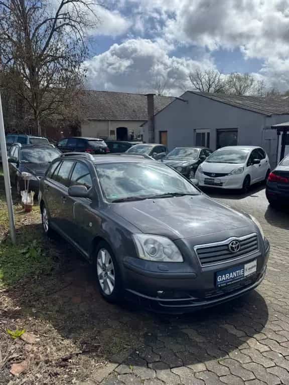 Toyota Avensis Kombi 1.8 Executive 1Vorbesitzer Tüv Neu 03/2006-photo-1