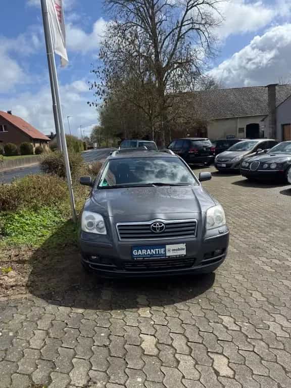 Toyota Avensis Kombi 1.8 Executive 1Vorbesitzer Tüv Neu 03/2006-photo-3