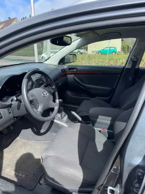 Toyota Avensis Kombi 1.8 Executive 1Vorbesitzer Tüv Neu 03/2006-photo-4