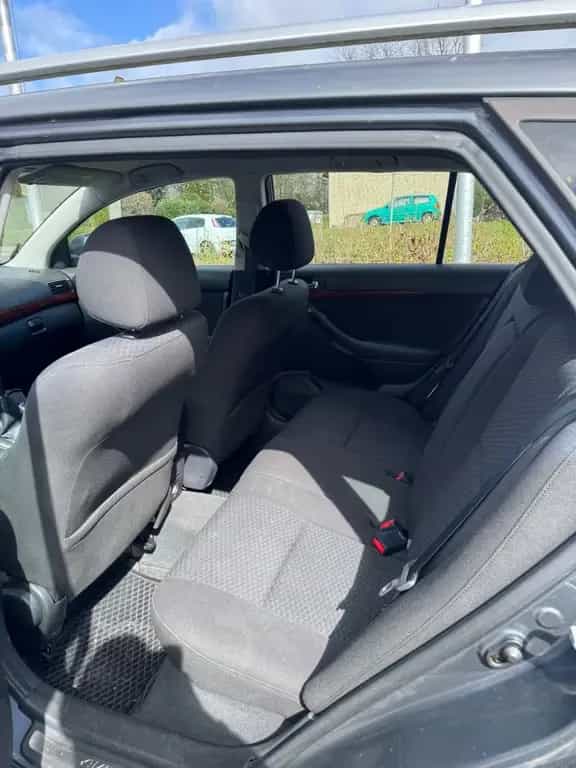 Toyota Avensis Kombi 1.8 Executive 1Vorbesitzer Tüv Neu 03/2006-photo-5