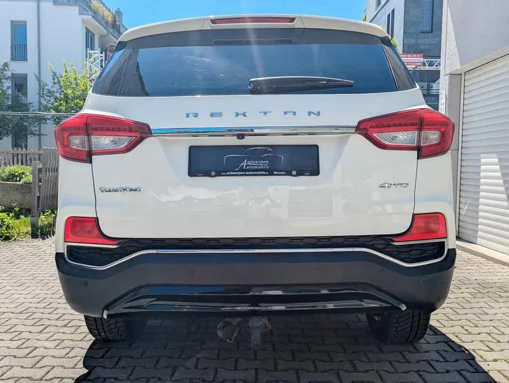 Ssangyong REXTON *2.2*Quartz*4WD*Navi*Leder*AHK*MwSt*1HD* 04/2019-photo-4