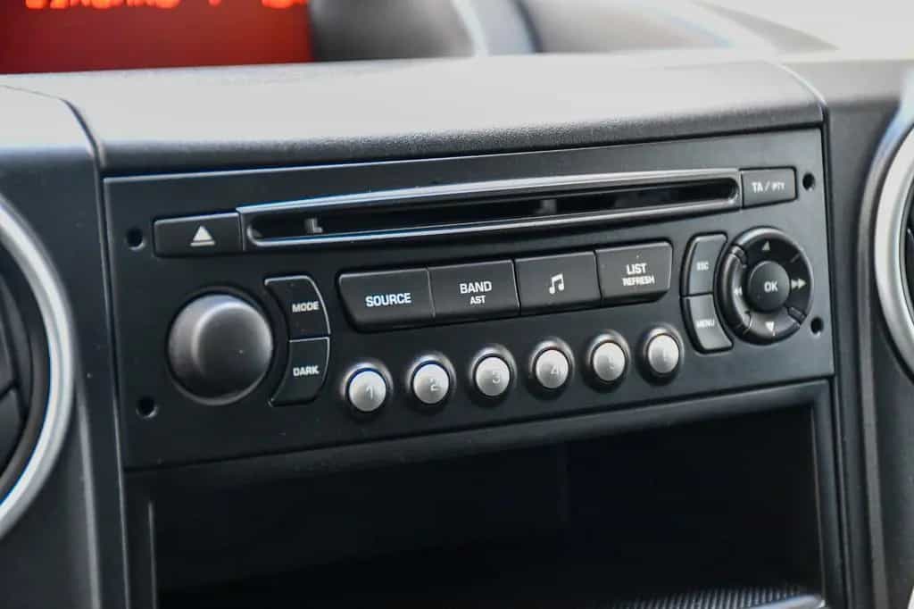 Citroën Berlingo Kombi XTR 1.6 120PS 5 Sitzer 1. Hand 02/2011-photo-23