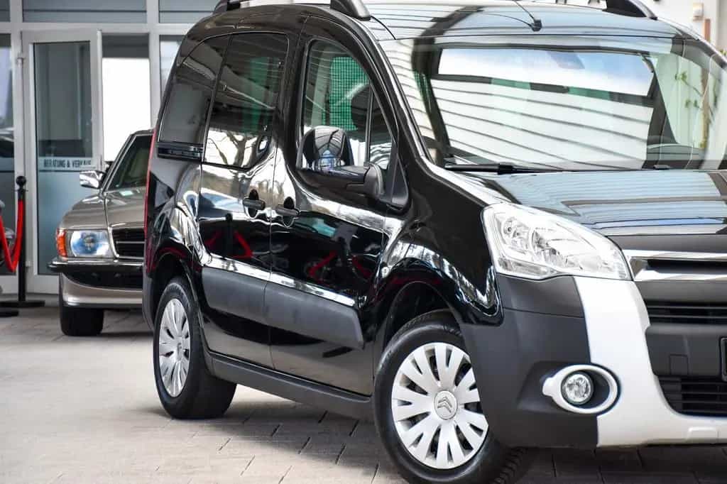 Citroën Berlingo Kombi XTR 1.6 120PS 5 Sitzer 1. Hand 02/2011-photo-27