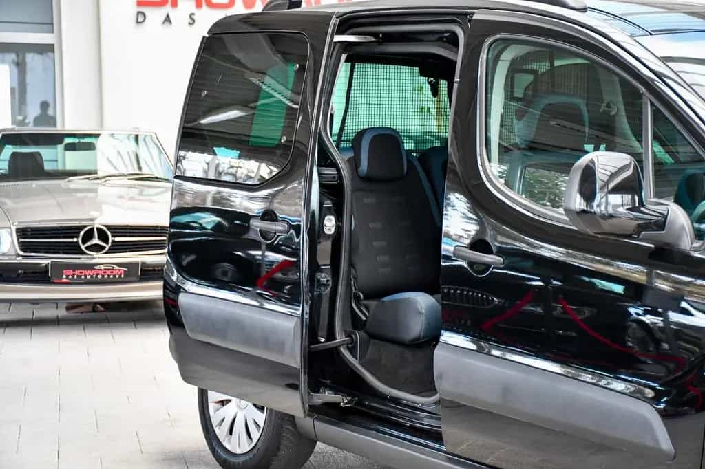 Citroën Berlingo Kombi XTR 1.6 120PS 5 Sitzer 1. Hand 02/2011-photo-28