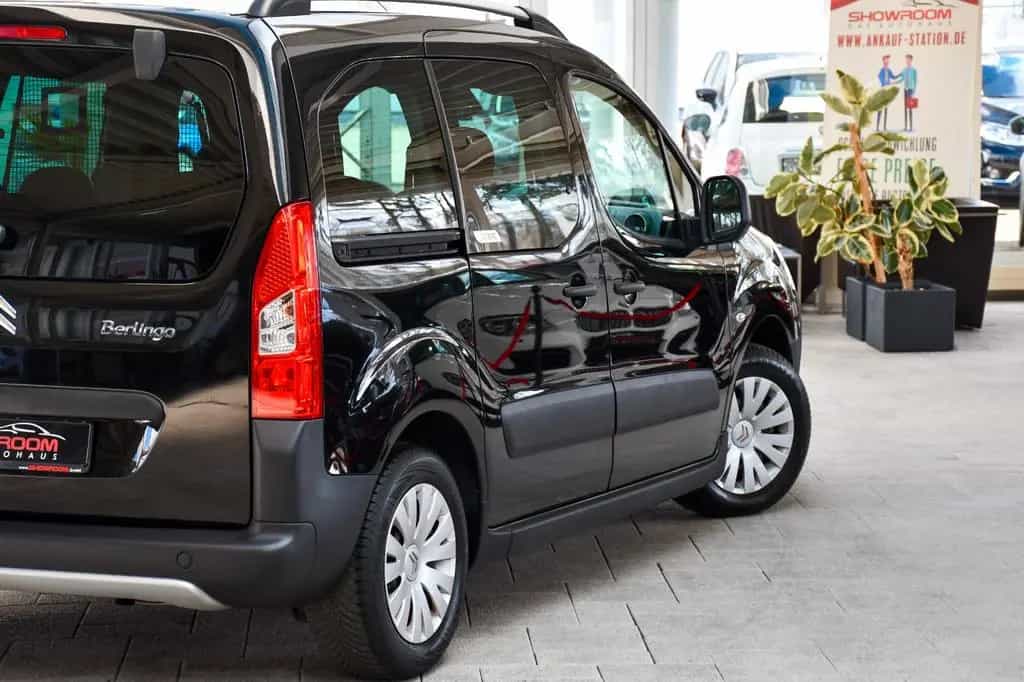 Citroën Berlingo Kombi XTR 1.6 120PS 5 Sitzer 1. Hand 02/2011-photo-35