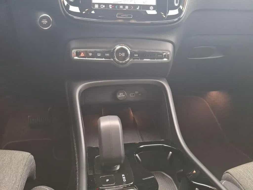 Volvo XC40 B3 Plus Black Edition AHK H/K 360° LED 20" 01/2025-photo-15