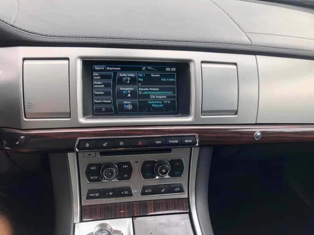 Jaguar XF 3.0 V6 340 ps 06/2013-photo-11