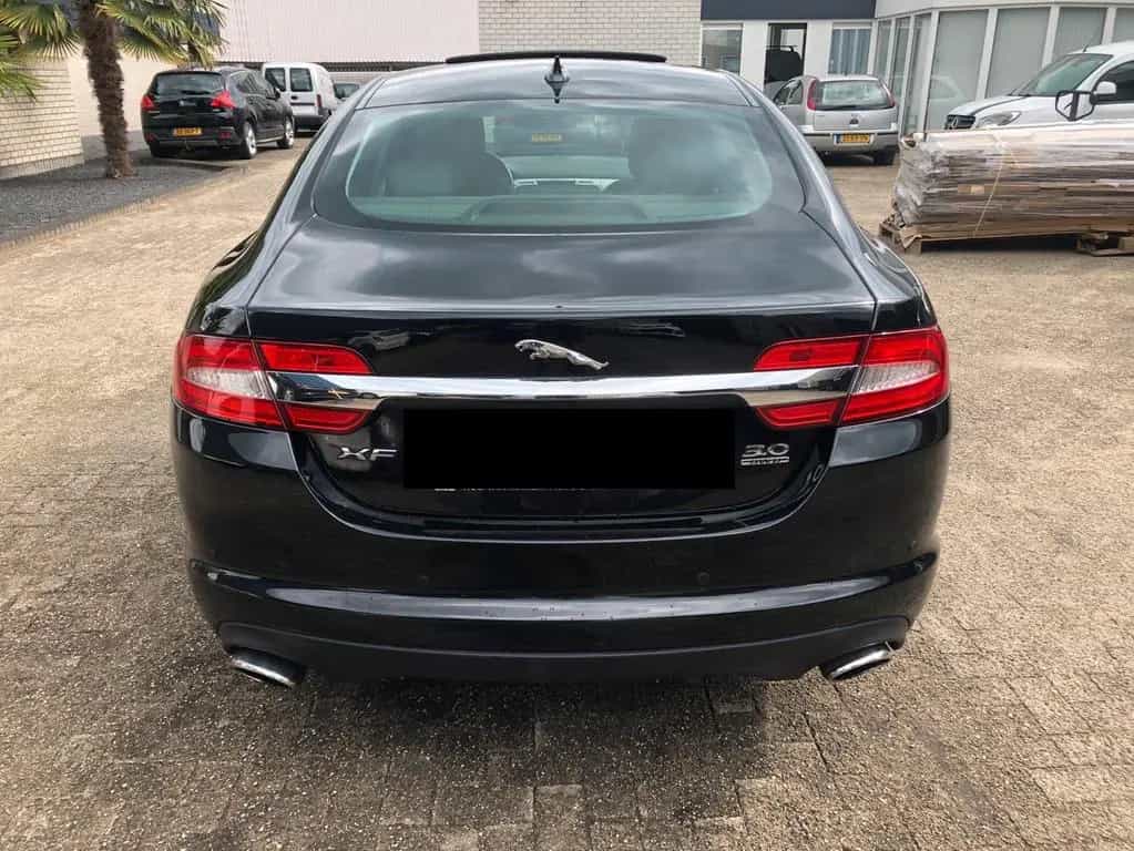 Jaguar XF 3.0 V6 340 ps 06/2013-photo-4